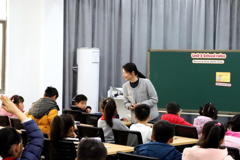 英语低段2(1).jpg